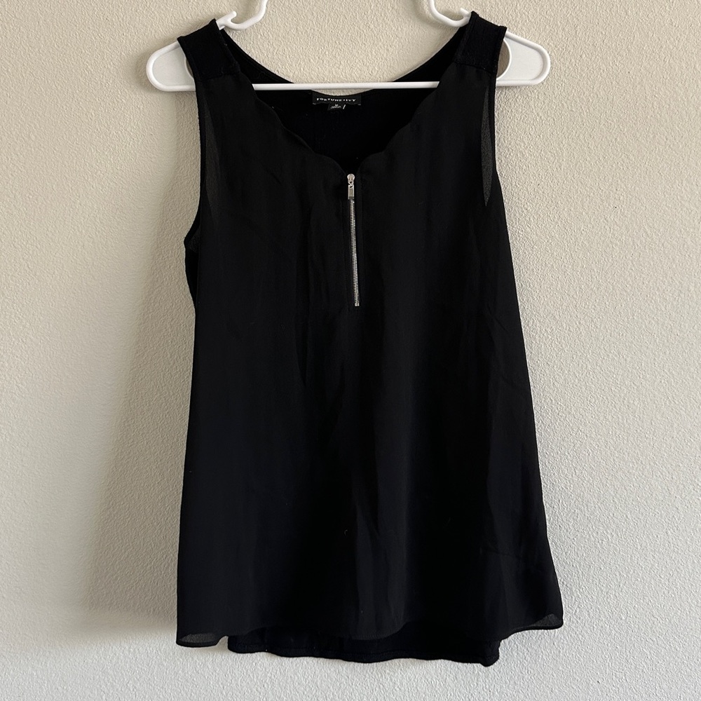 Fortune + Ivy Scallop Neckline Quarter Zip Sleeveless Blouse Medium Stitch Fix